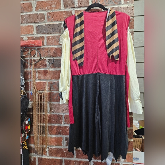 Pirate Costume for Halloween! Lady's large comes with eye patch never used - Picture 3 of 4